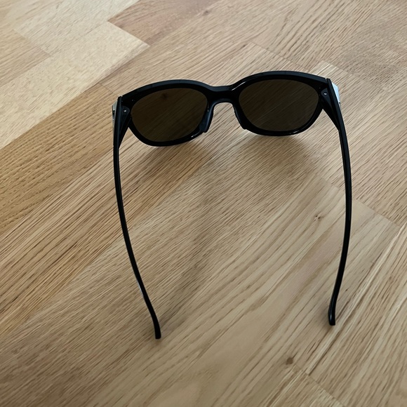 Oakley Prizm Polarized Sunglasses - Picture 5 of 11